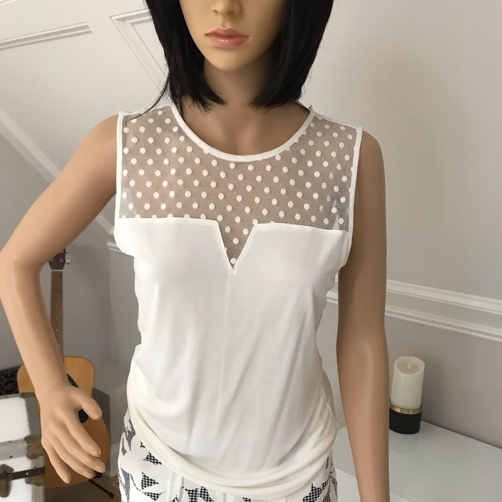 Ann Taylor Sleeveless cream top. Size S. NWT
